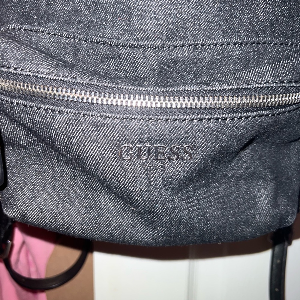 Guess backpack 🎒 - Picture 2 of 5